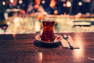 Sohbetin Yanına Çok İyi Gider: Bi Demli Çay?