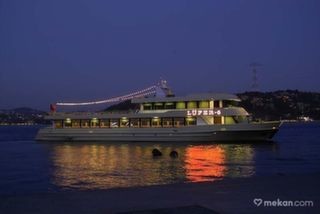 İstanbul Boğazı'nda Tekne Turu