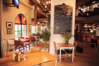 Happy Moon's Cafe & Restaurant, Bahariye